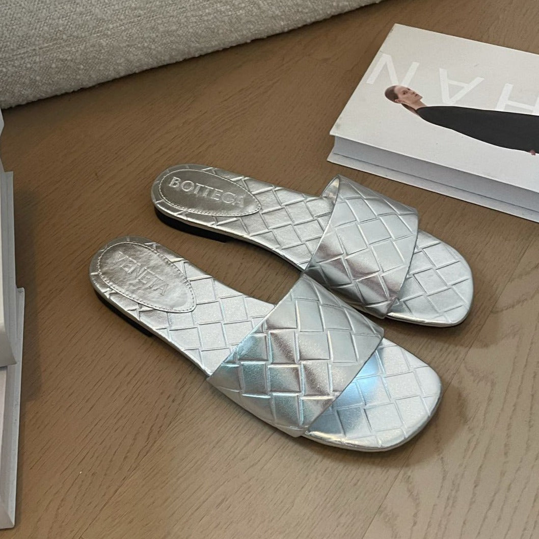 Luxury Bottega Veneta amy flat mule silver metalic lambskin