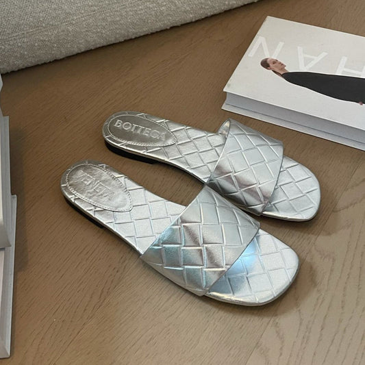 Luxury Bottega Veneta amy flat mule silver metalic lambskin
