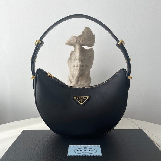 Luxury PradaARQUÉ 22 SHOULDER BAG IN BLACK LEATHER