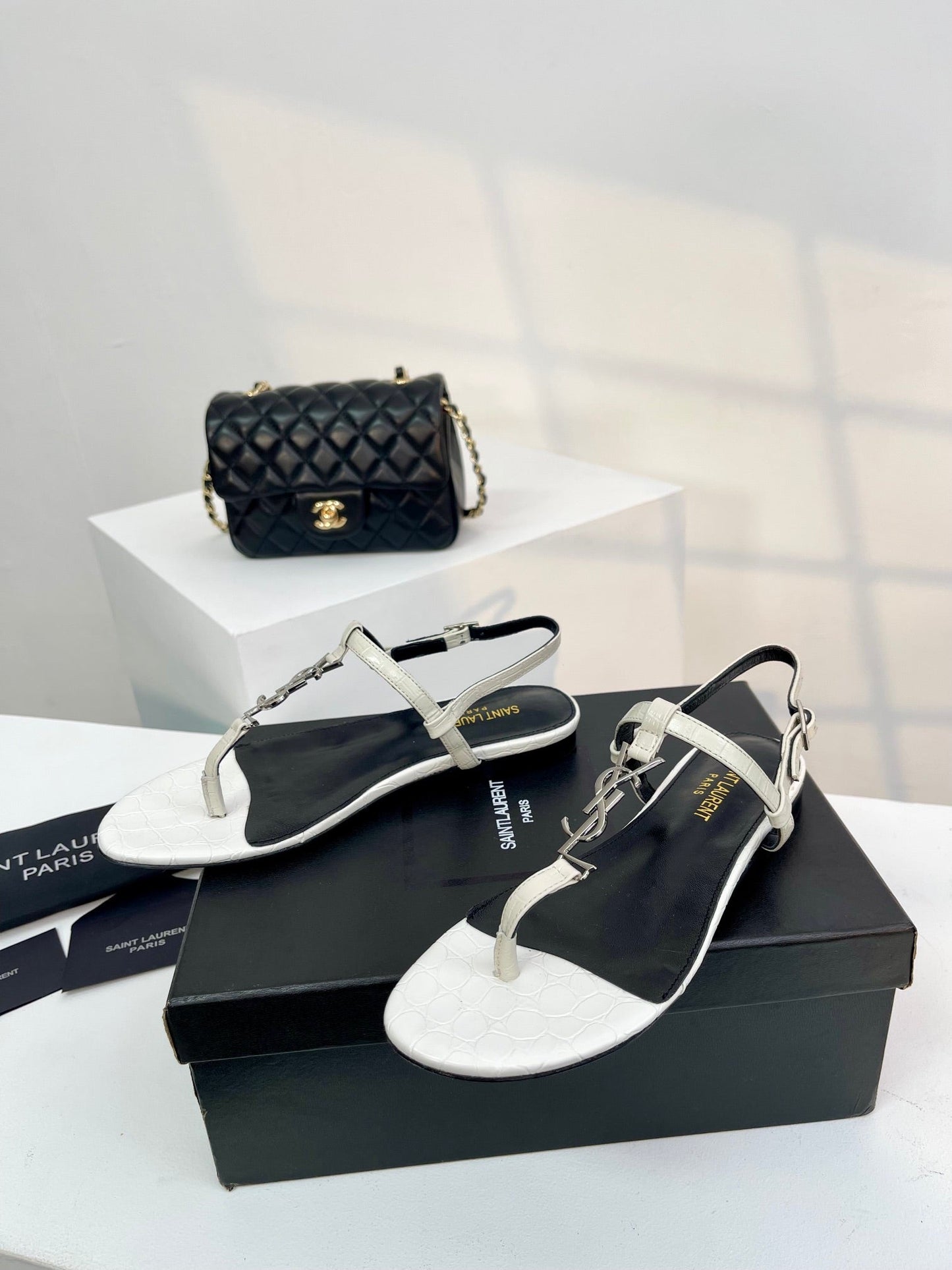 Luxury Saint Laurent SL Cassandra Croc-Embossed Thong Sandals Black White Leather
