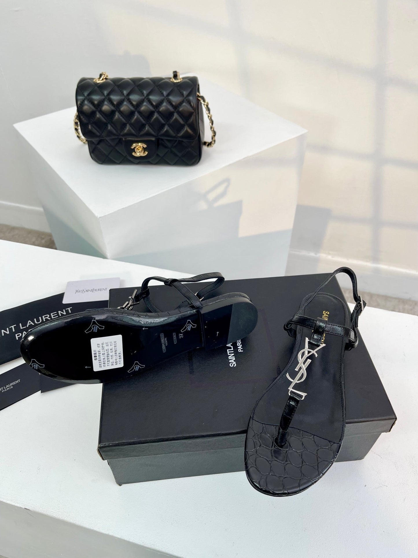 Luxury Saint Laurent SL Cassandra Croc-Embossed Thong Sandals Black Leather