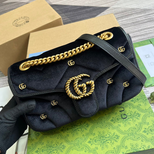 Luxury Gucci GG MARMONT MEDIUM 26 BAG IN BLACK VELVET
