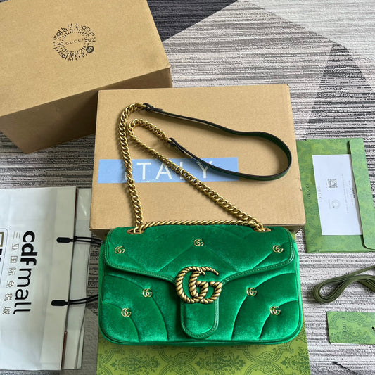 Luxury Gucci GG MARMONT MEDIUM 26 BAG IN COOL GREEN VELVET