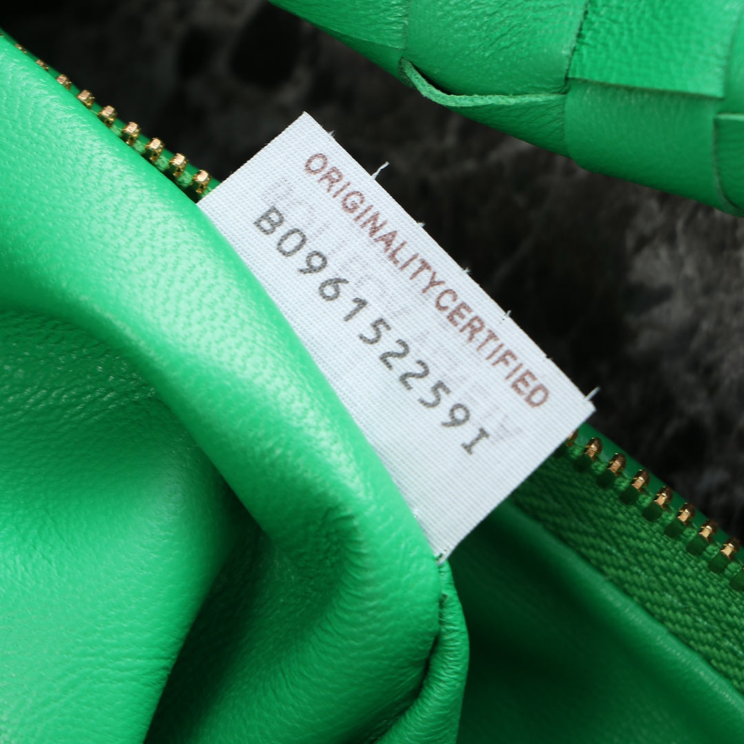 Luxury Bottega Veneta small jodie 48 green lambskin