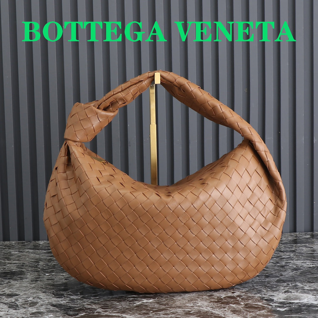 Luxury Bottega Veneta small jodie 48 brown lambskin