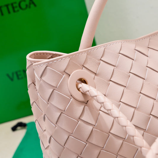 Luxury Bottega Veneta bv medium andiamo 32 light pink lambskin