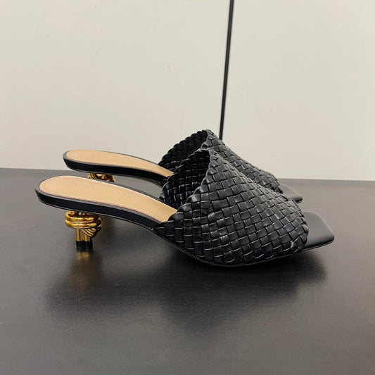 Luxury Bottega Veneta knot mule 55 black lambskin
