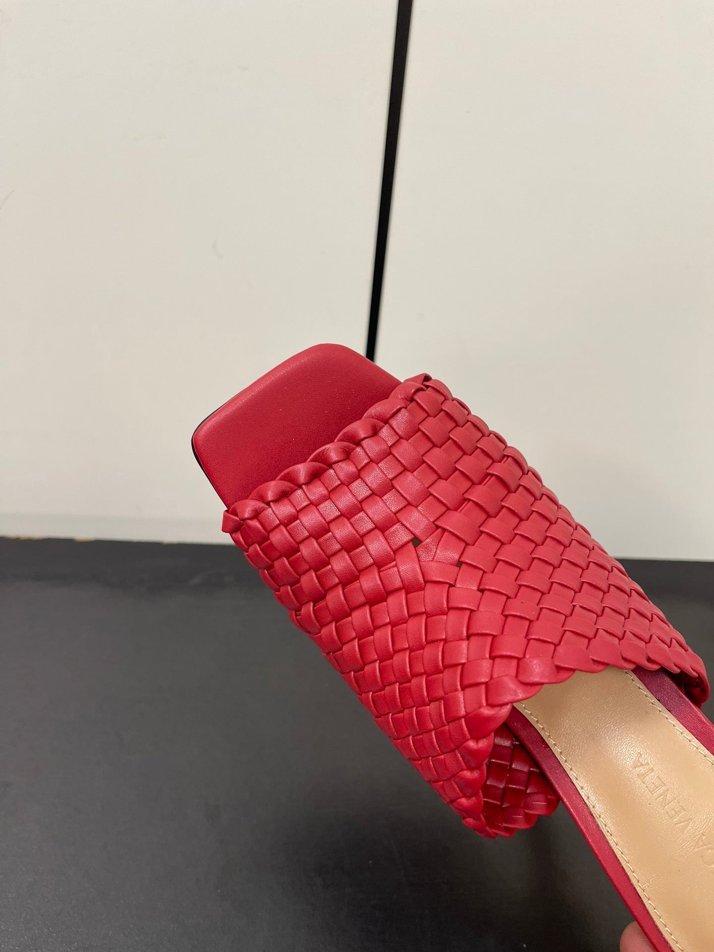 Luxury Bottega Veneta knot mule 95 burgundy lambskin