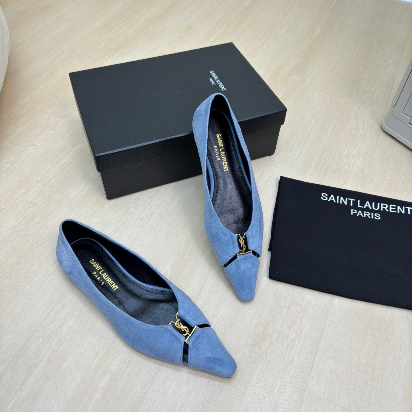 Luxury Saint Laurent BABYLONE BALLET FLAT IN SKY BLUE SUEDE