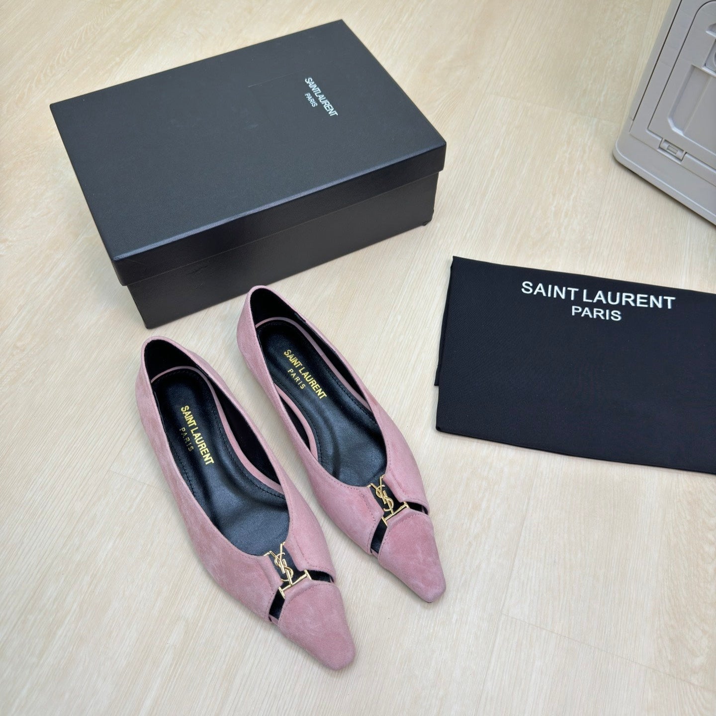 Luxury Saint Laurent BABYLONE BALLET FLAT IN LIGHT PINK SUEDE