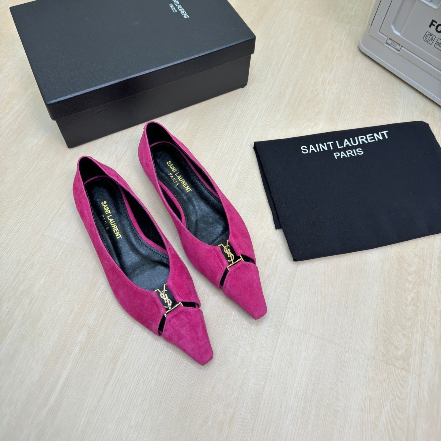 Luxury Saint Laurent BABYLONE BALLET FLAT IN BRIGHT PINK SUEDE