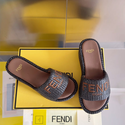 Luxury FendiLuxury FendiPLATFORM WEDGES IN BLACK MIX CHOCOLATE BROWN RAFFIA