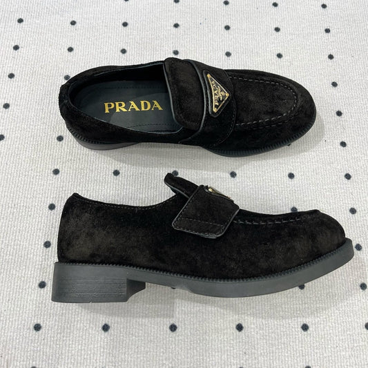 Luxury PradaTRIANGLE LOGO LOAFER IN BLACK SUEDE