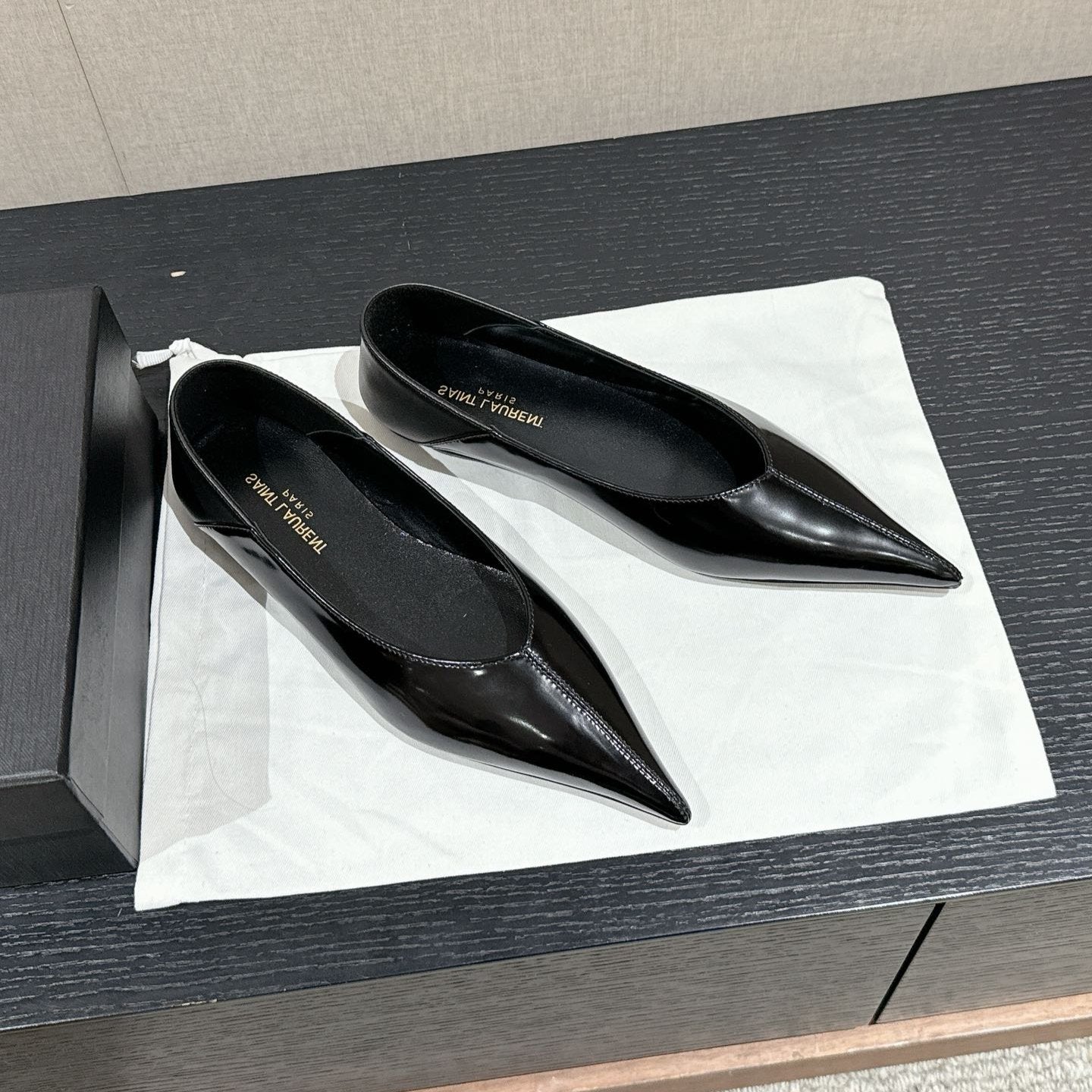 Luxury Saint Laurent SL NOUR POINTED TOE BALLET BLACK CALFSKIN
