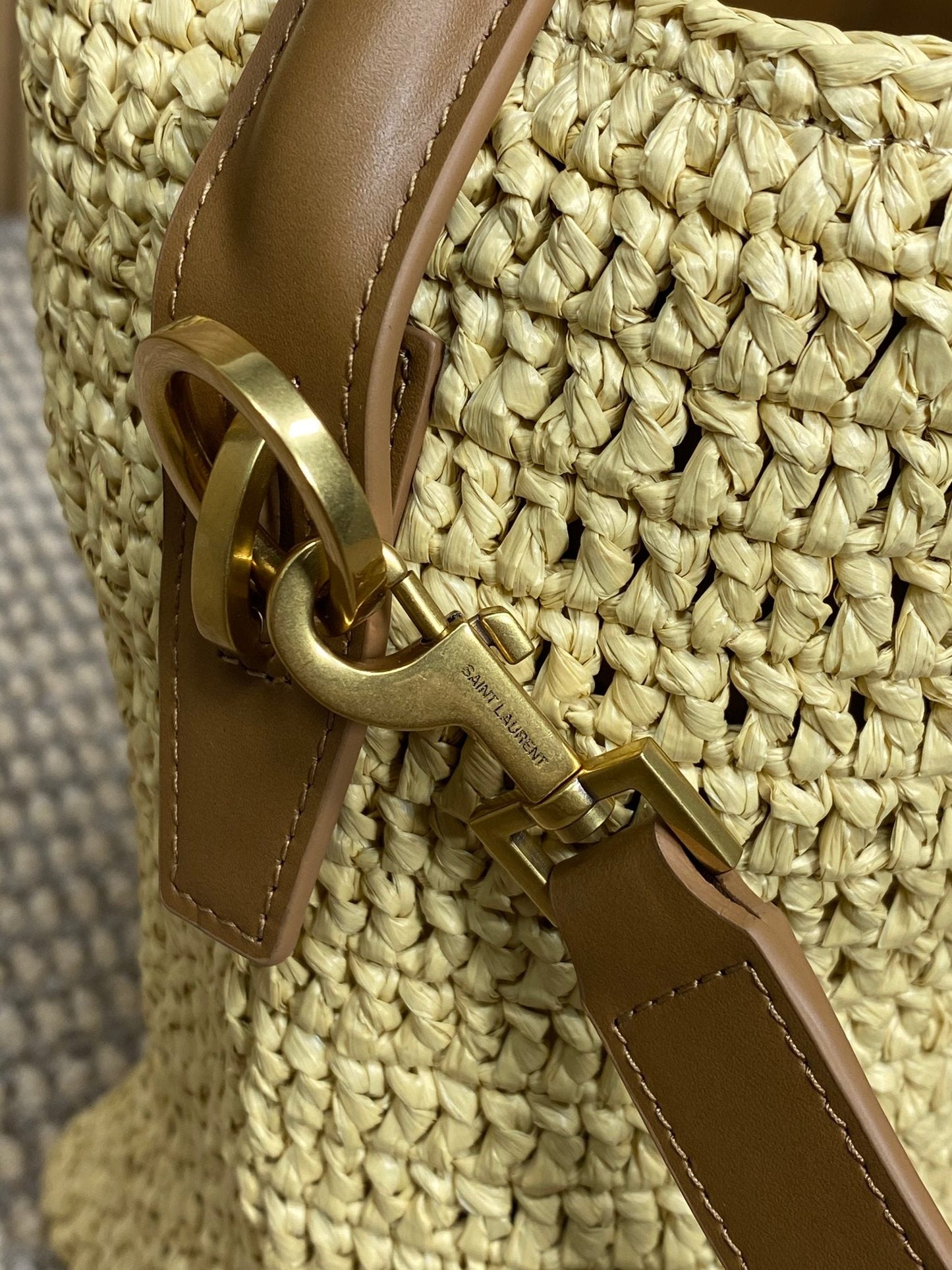 Luxury Saint Laurent le 37 woven raffia 20cm brown calfskin