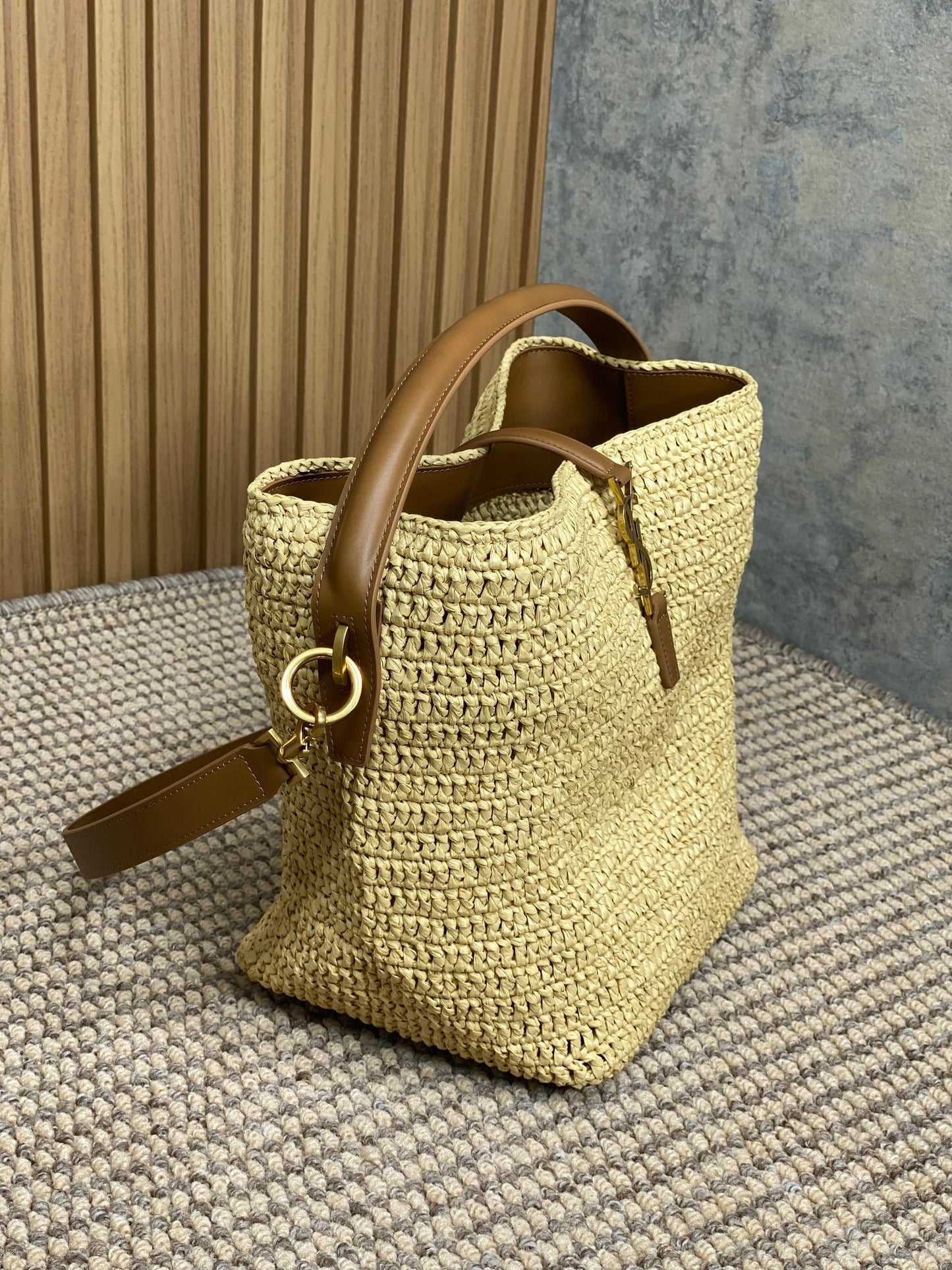 Luxury Saint Laurent le 37 woven raffia 20cm brown calfskin