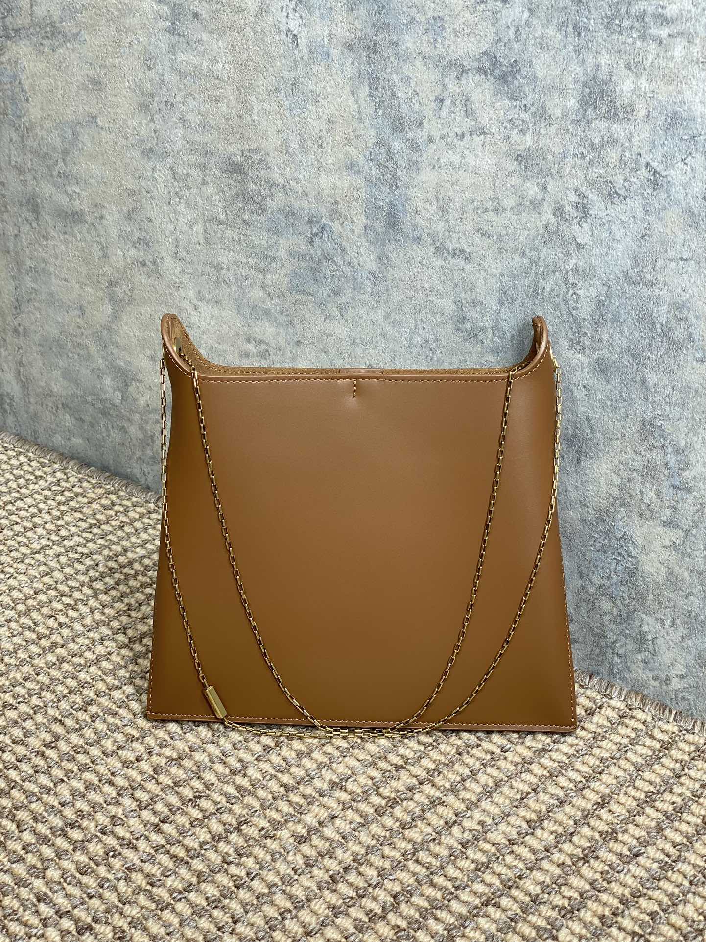 Luxury Saint Laurent FLAT SHOULDER BAG 23 IN TAWNY BROWN CALFSKIN GOLD CHAIN
