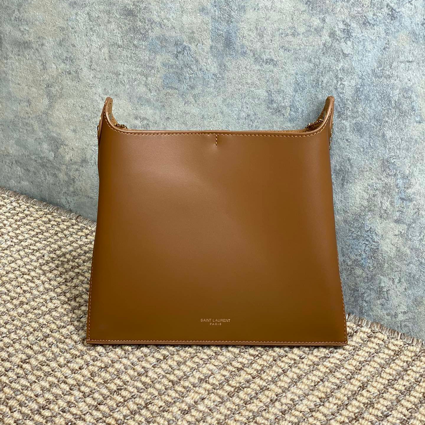 Luxury Saint Laurent FLAT SHOULDER BAG 23 IN TAWNY BROWN CALFSKIN GOLD CHAIN