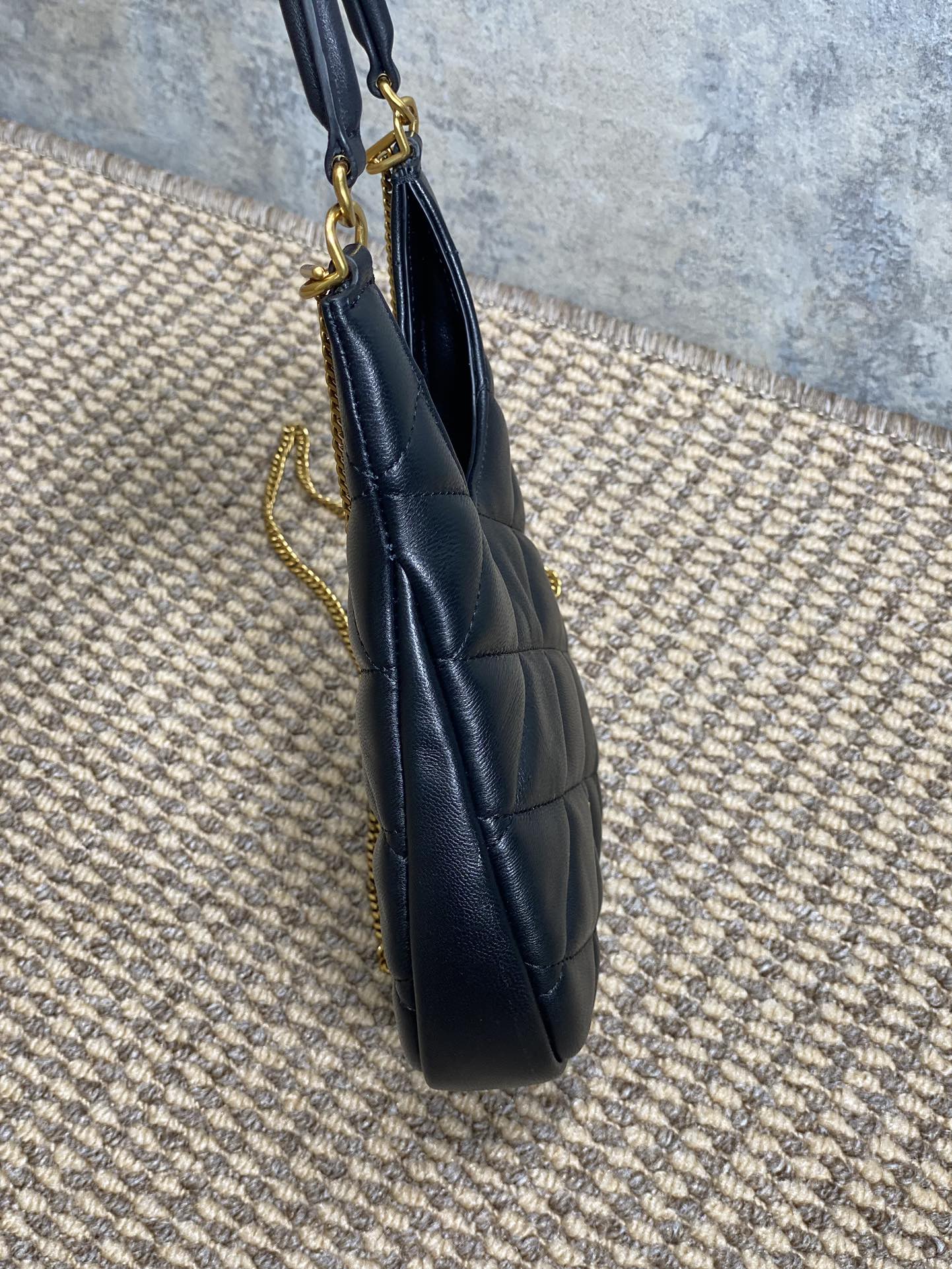 Luxury Saint Laurent SADE HOBO 21 IN BLACK LAMBSKIN GOLD HARDWARE