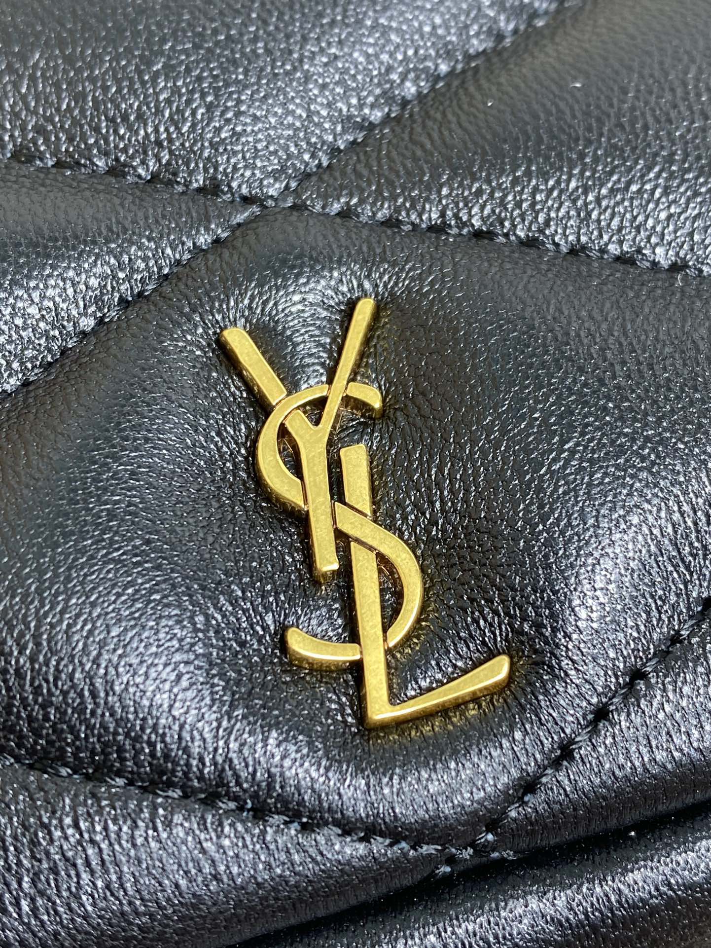 Luxury Saint Laurent SADE HOBO 21 IN BLACK LAMBSKIN GOLD HARDWARE