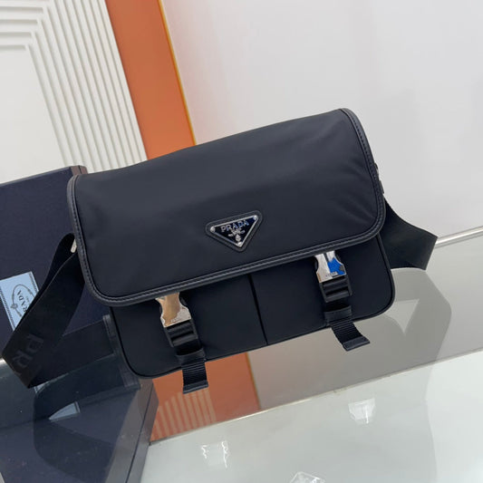 Luxury Prada26 SHOULDER BAG IN BLACK RE-NYLON AND SAFFIANO LEATHER