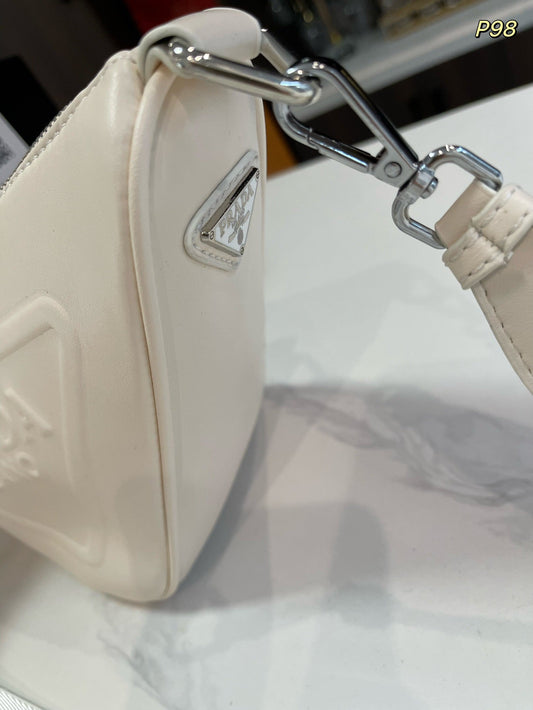 Luxury PradaTRIANGLE 27 SHOULDER BAG IN WHITE CALFSKIN WITH STRAP
