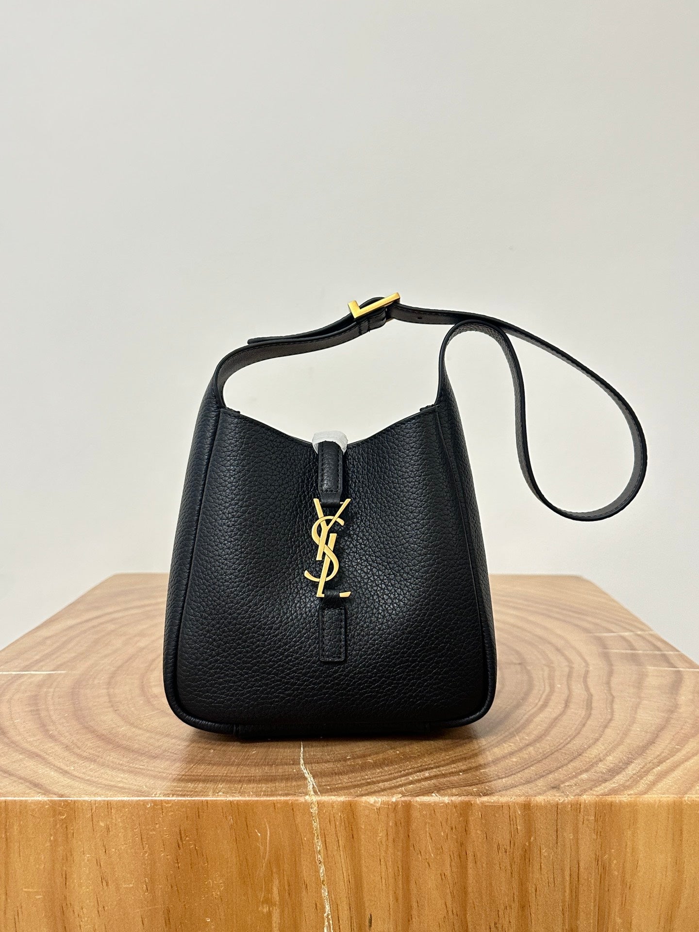 Luxury Saint Laurent le 5a7 baby 15cm black grained leather