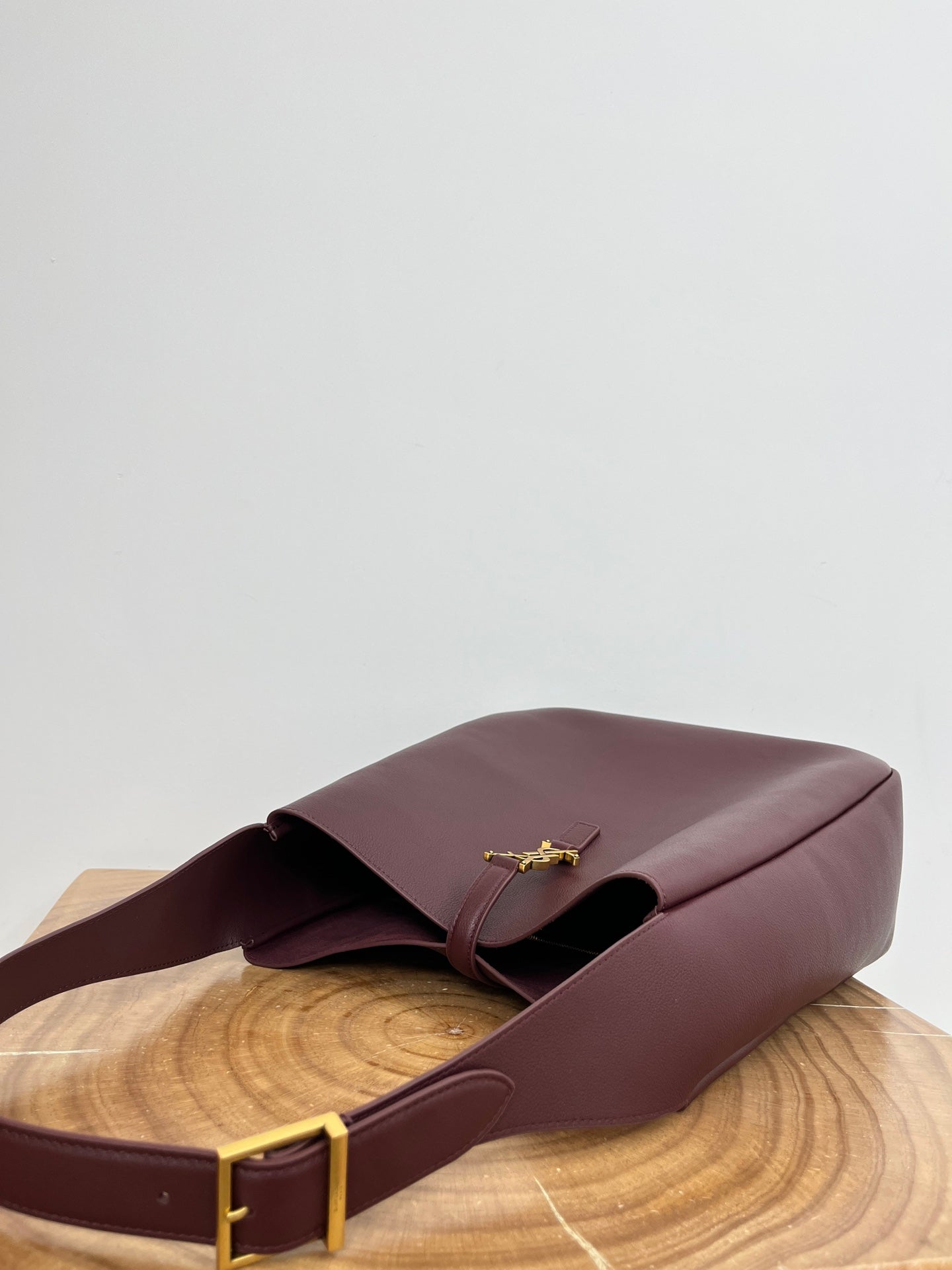 Luxury Saint Laurent LE 5 À 7 LARGE SUPPLE 31 IN WINE RED GRAINED CALFSKIN