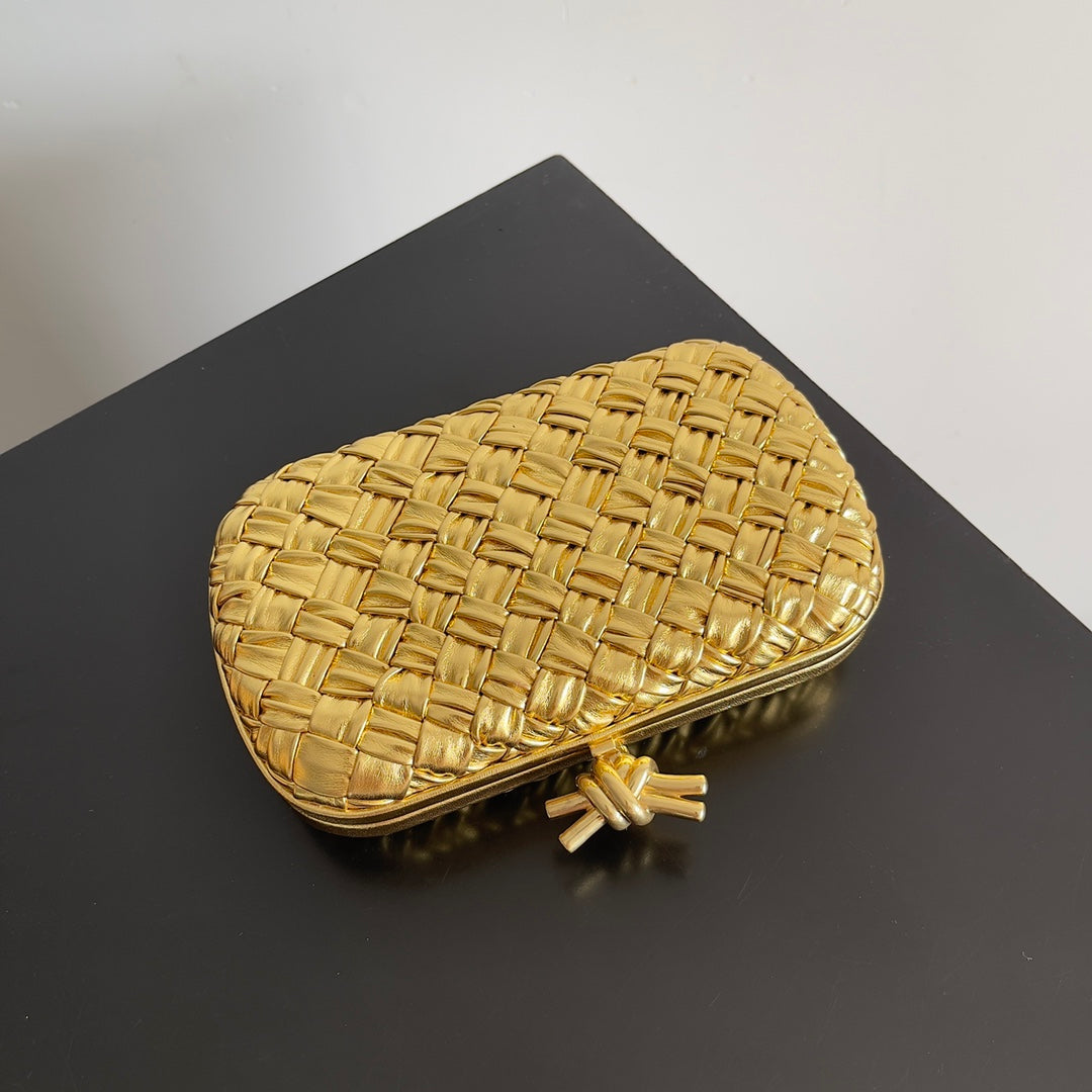 Luxury Bottega Veneta CLASSIC KNOT 20 IN GOLDEN LAMBSKIN