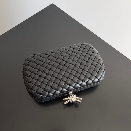 Luxury Bottega Veneta CLASSIC KNOT 20 IN BLACK LAMBSKIN