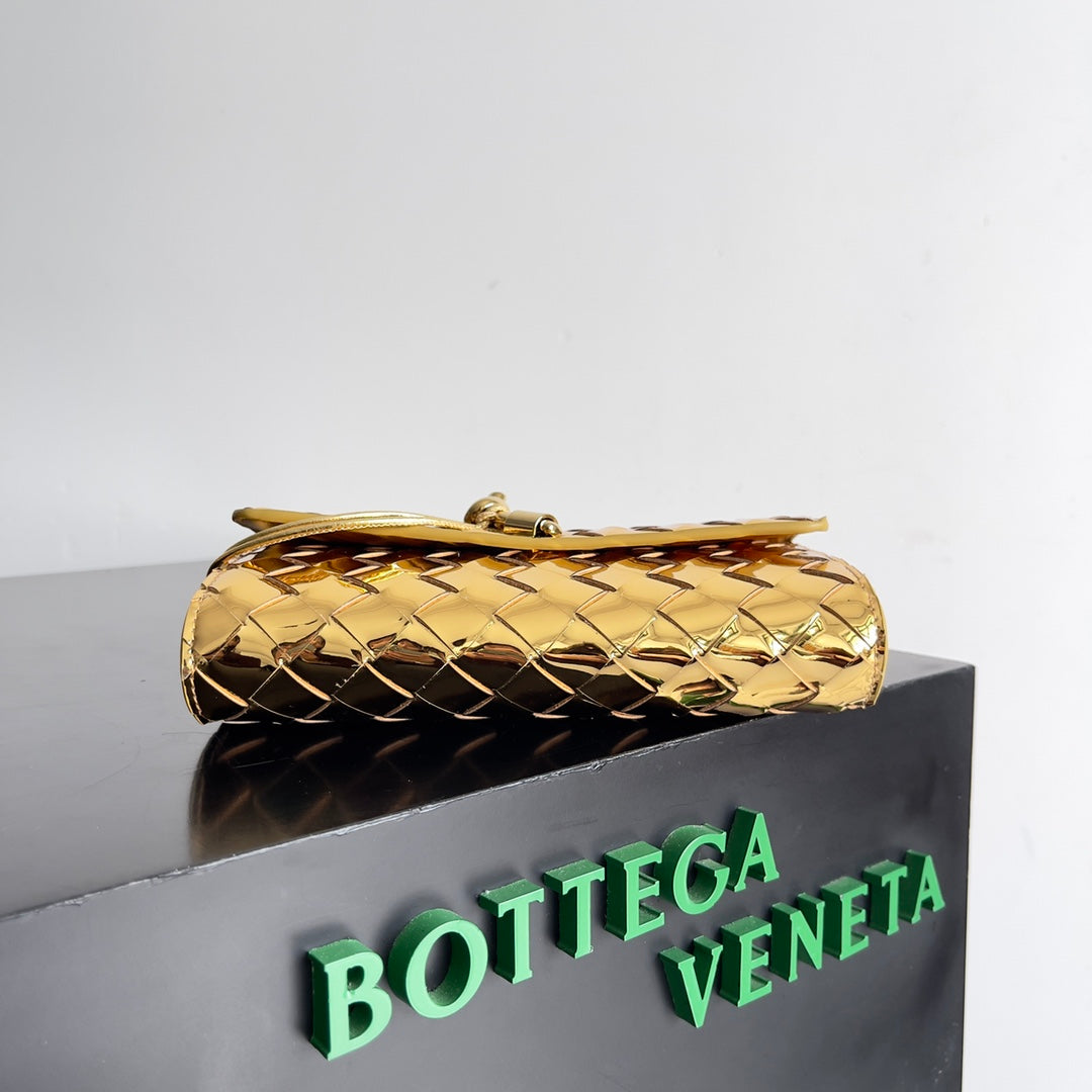 Luxury Bottega Veneta ANDIAMO BAG 19 IN GOLDEN CALFSKIN