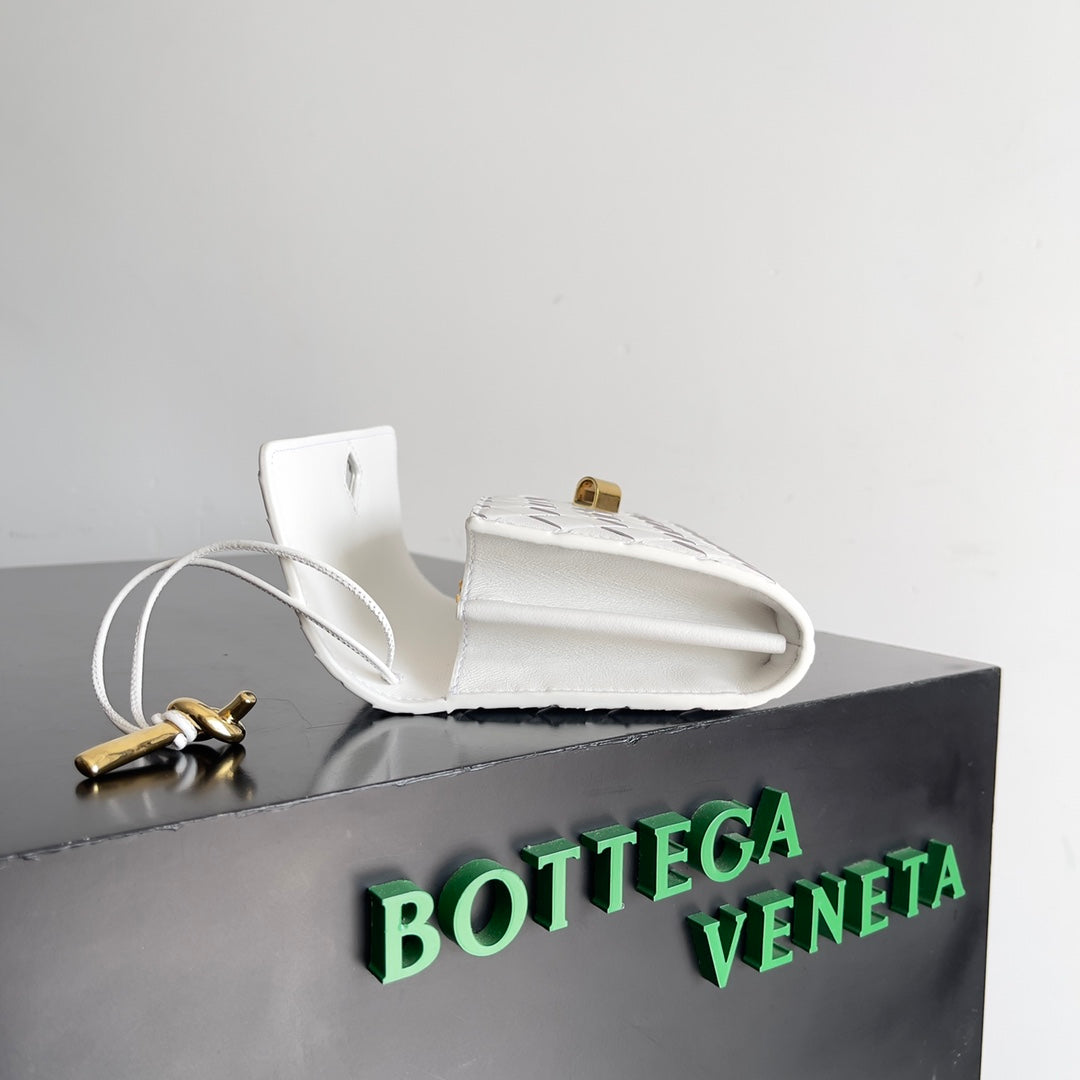 Luxury Bottega Veneta ANDIAMO BAG 19 IN WHITE CALFSKIN