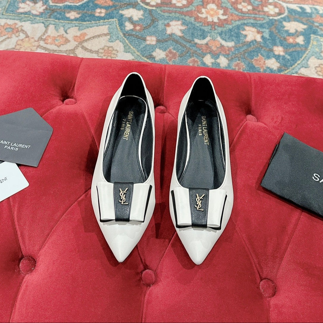 Luxury Saint Laurent CASSANDRA BALLET FLAT IN WHITE MIX BLACK SMOOTH LAMBSKIN
