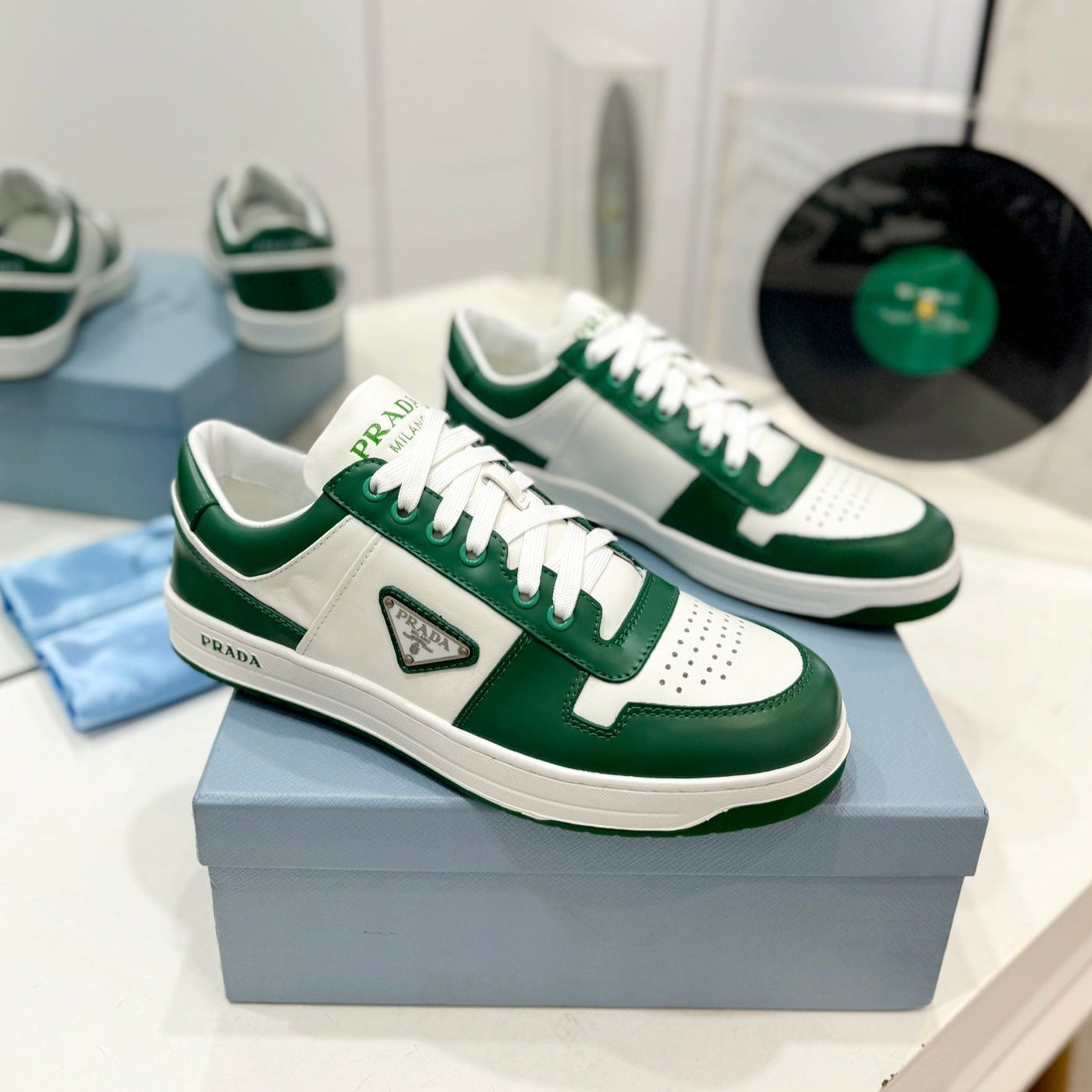Luxury PradaDOWNTOWN NAPPA SNEAKERS WHITE AND GREEN CALFSKIN