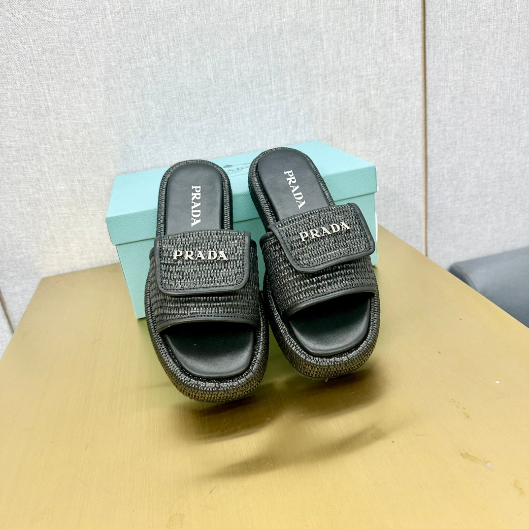 Luxury PradaCrochet Mule 20 Black