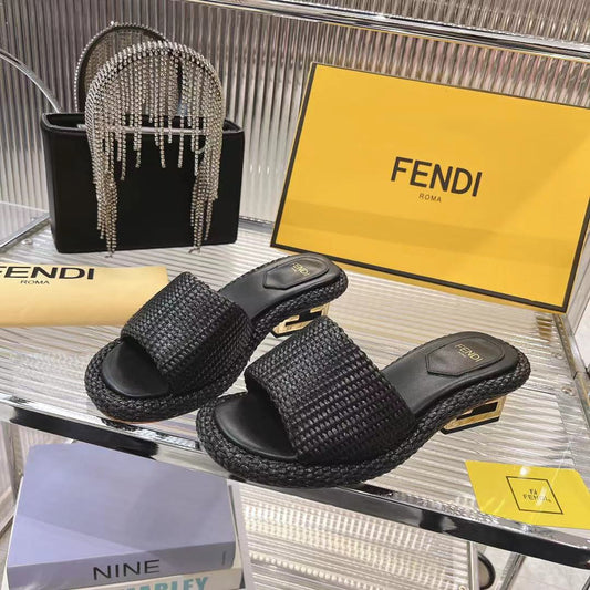 Luxury FendiLuxury FendiBAGUETTE SLIDES WOMEN IN BLACK RAFFIA