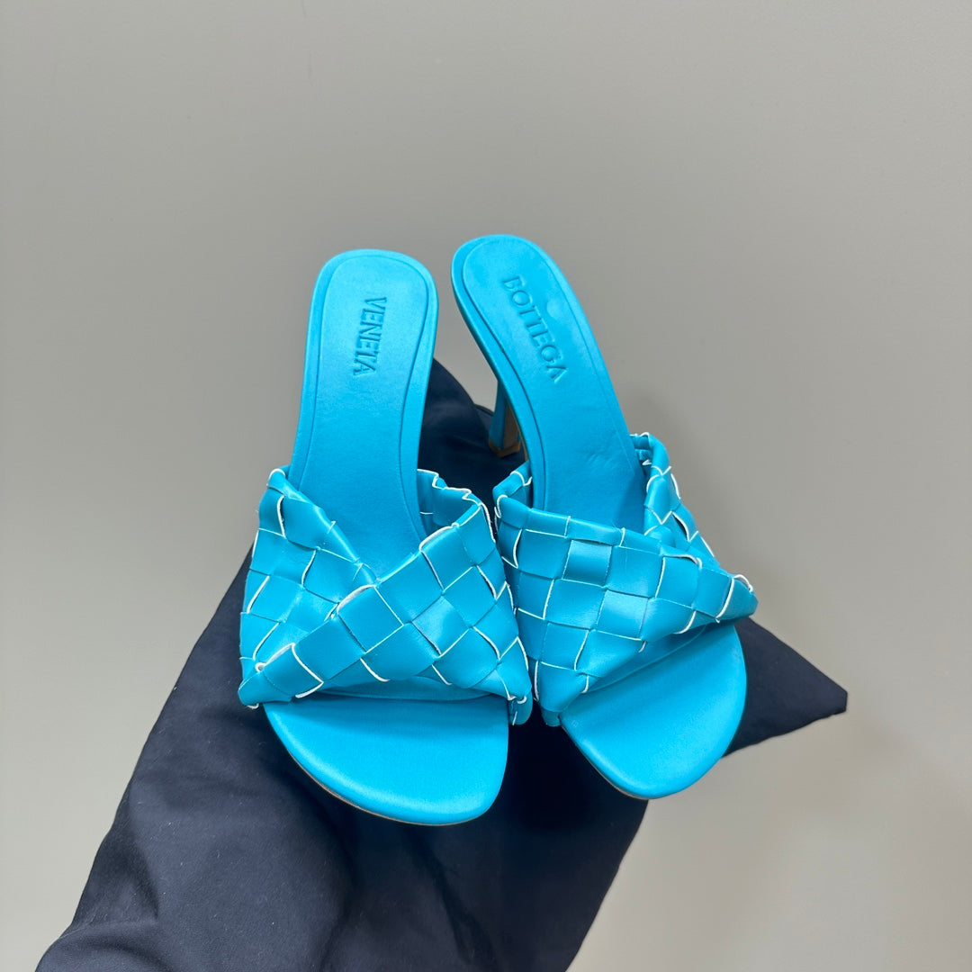 Luxury Bottega Veneta blink mule 95 cloud blue lambskin