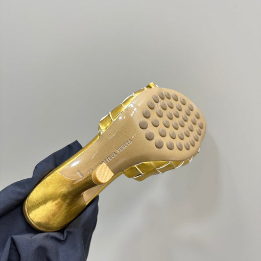 Luxury Bottega Veneta blink mule 95 gold metalic lambskin