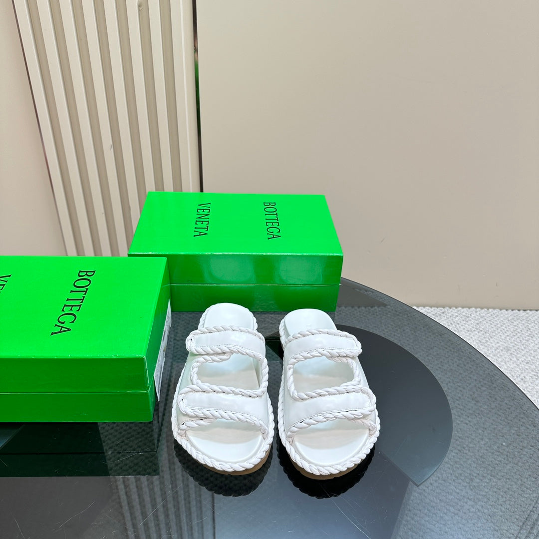 Luxury Bottega Veneta jack flat mule white lambskin