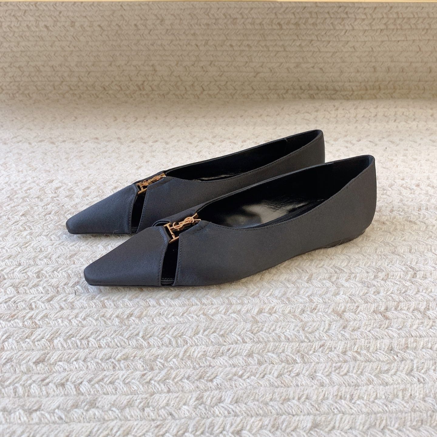 Luxury Saint Laurent BABYLONE BALLET FLAT IN BLACK SATIN