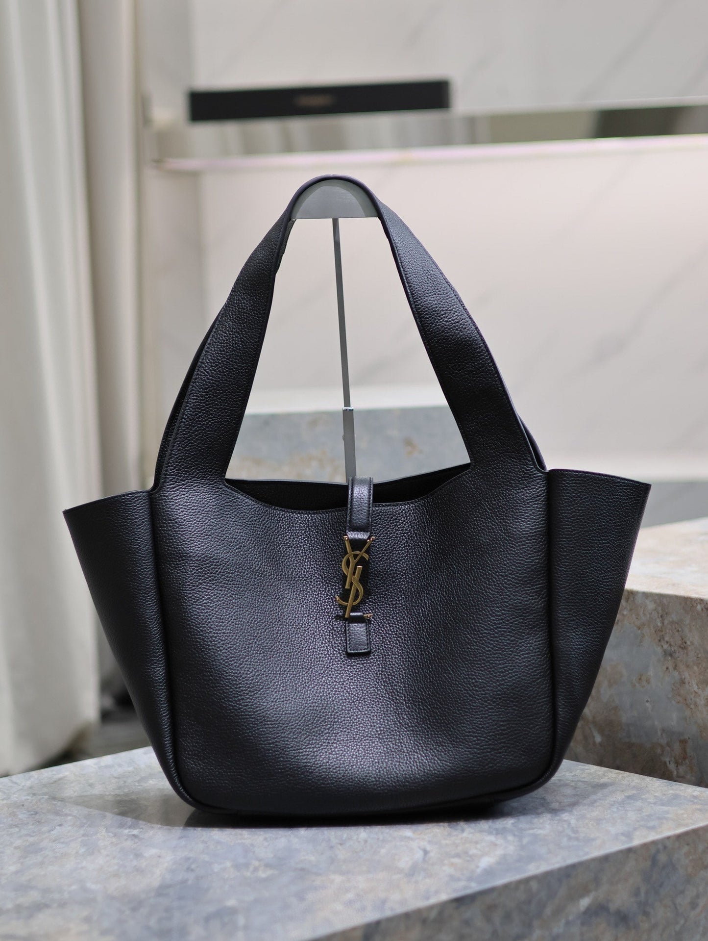 Luxury Saint Laurent LE 5 À 7 BEA TOTE BAG 50 IN BLACK LAMBSKIN GOLD LOGO