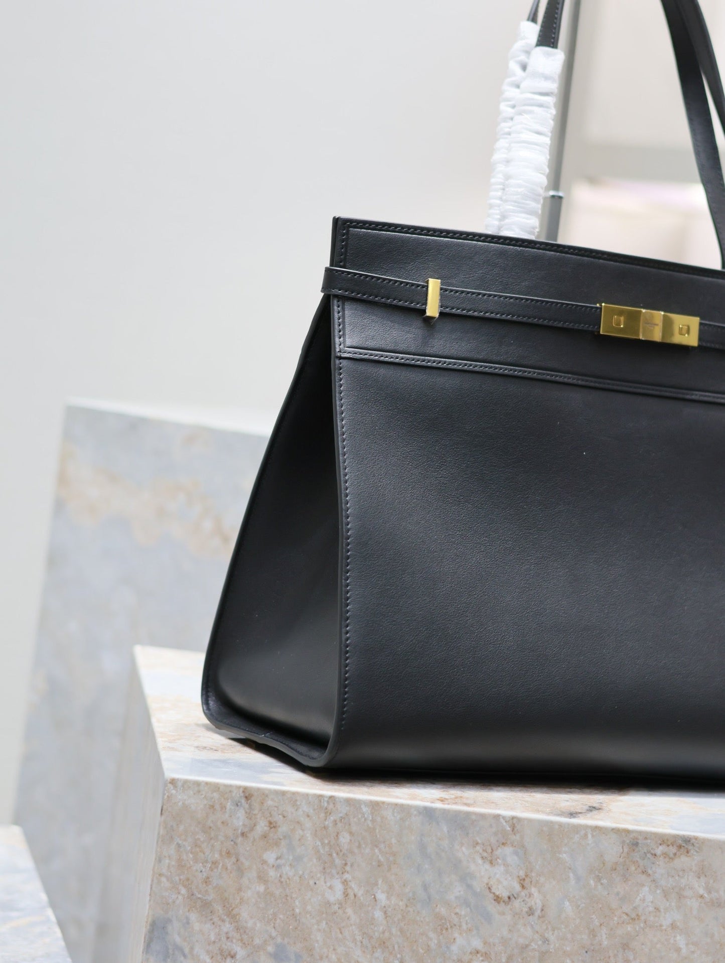 Luxury Saint Laurent MANHATTAN SHOPPING BAG 40 IN BLACK SMOOTH LAMBSKIN GOLD BUCKLE