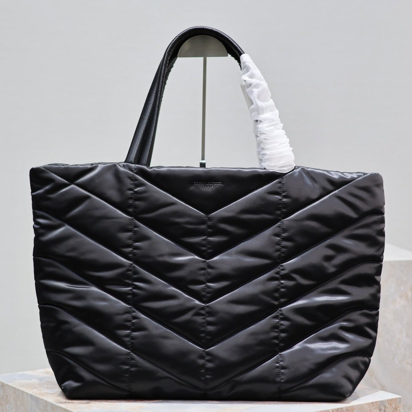 Luxury Saint Laurent PUFFER LARGE TOTE BAG 57 IN BLACK SILK