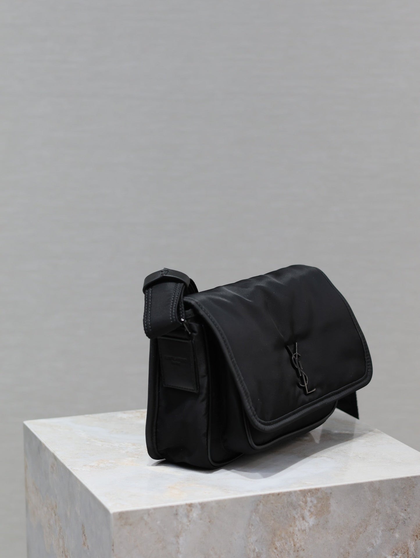 Luxury Saint Laurent NIKI BABY 22 IN BLACK NYLON