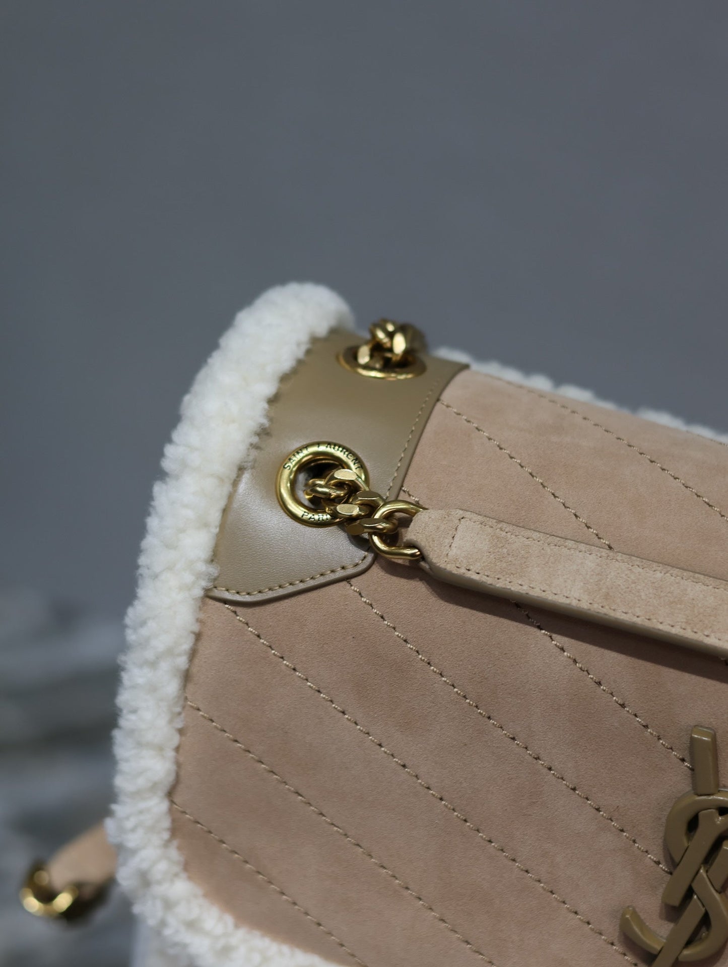 Luxury Saint Laurent NIKI MEDIUM 28 IN CAMEL SUEDE AND WHITE SHEARLING