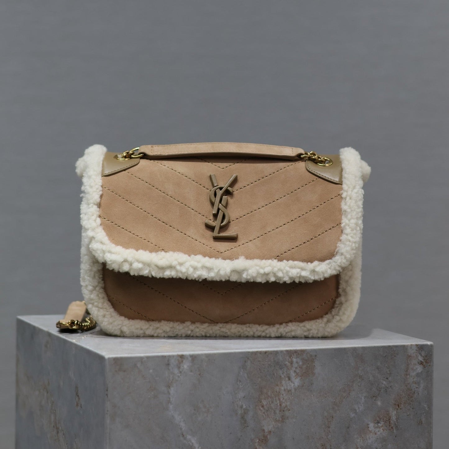 Luxury Saint Laurent NIKI SMALL 22 IN CAMEL SUEDE AND WHITE SHEARLING