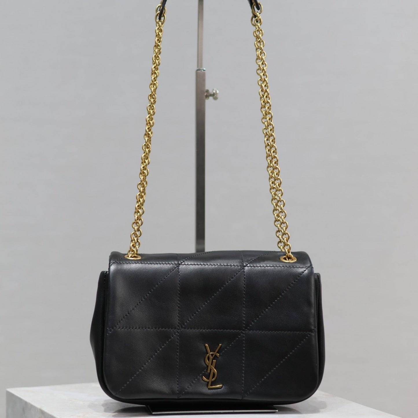Luxury Saint Laurent JAMIE 4.3 MINI BAG 20 IN BLACK LAMBSKIN GLOD HARDWARE