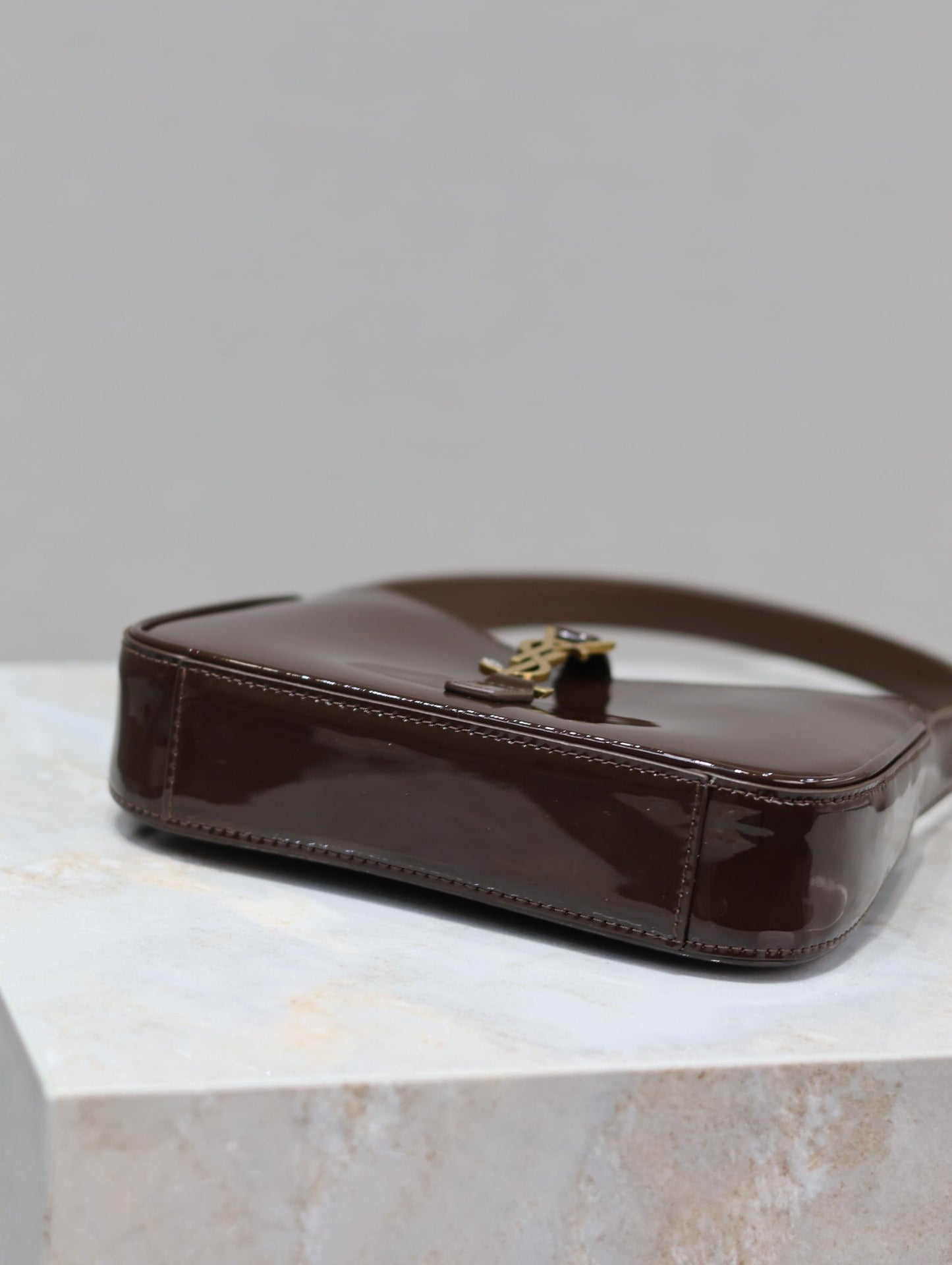 Luxury Saint Laurent Le 5 a 7 19cm dark brown patent calfskin