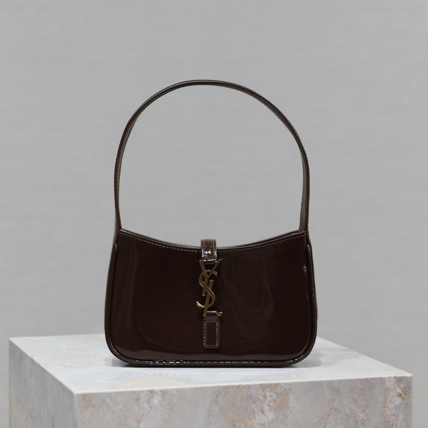 Luxury Saint Laurent Le 5 a 7 19cm dark brown patent calfskin