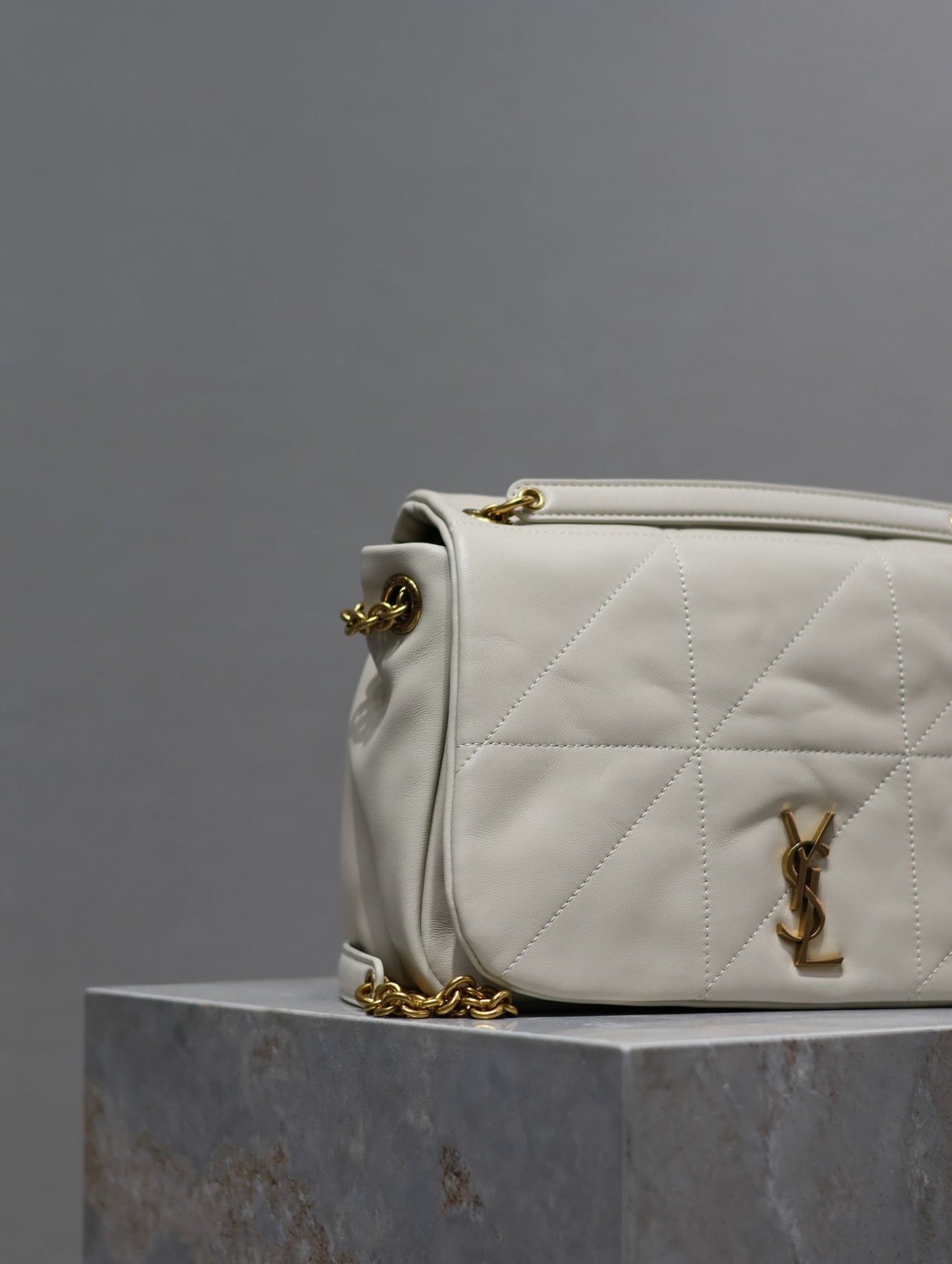 Luxury Saint Laurent JAMIE 4.3 SMALL BAG 25 IN WHITE LAMBSKIN GOLD HARDWARE